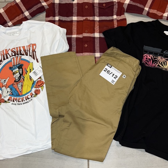 🤙🏻 YOURH BOYS CLOTHING BUNDLE BOX DEAL LOT OF 4 QUIKSILVER AND DC ALL NEW 🤙🏻 - Picture 5 of 5